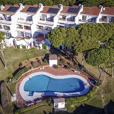 Vivi Homes - Nico Pool, Terrace & Sea View Apartment