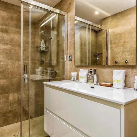 Vivi Homes - Nico Pool, Terrace & Sea View Apartment