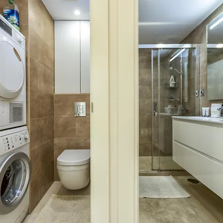 Vivi Homes - Nico Pool, Terrace & Sea View Apartment